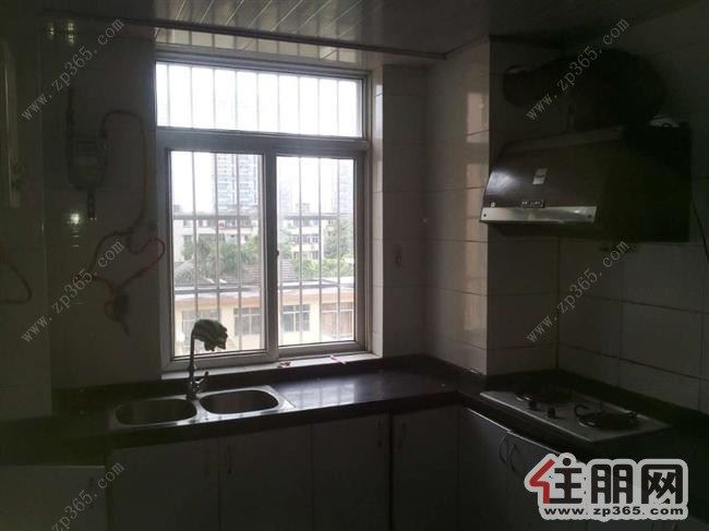 出租:大润发附近大三房拎包入住