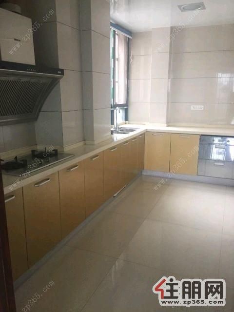 清华坊三房两厅精装修家具齐全