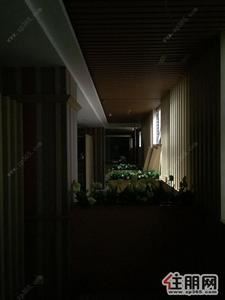 城中区,临街底商848.59平米,业主稳定出租商