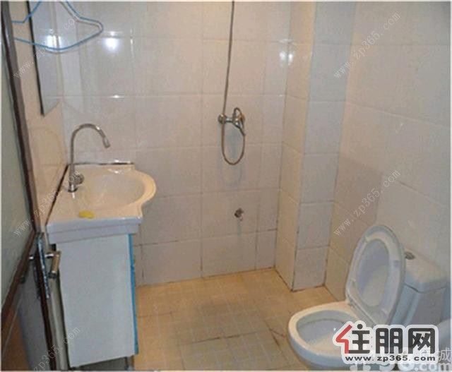 香江花园650元1室1厅1卫普通装