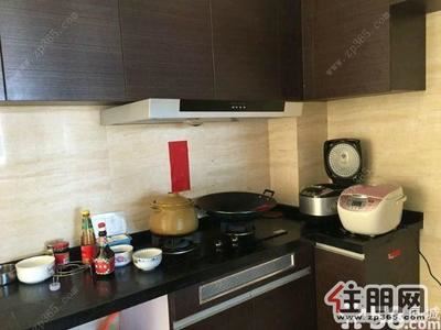 中心区,1300元拎包即住世纪佳园三房,租期灵活