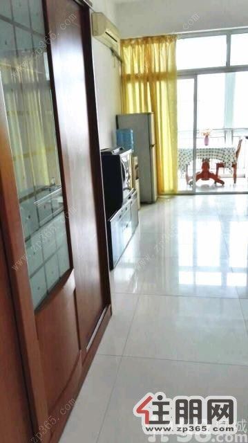 港北聚龙城1室1厅50平米精装修押二付一