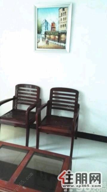 港北聚龙城1室1厅50平米精装修押二付一