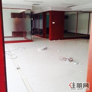 青秀区，(实拍)地王国际高层392㎡大户型办公写