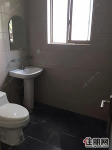 海城区，生活方便，天赐花园2500元3室2厅2卫中装，部分家私电器