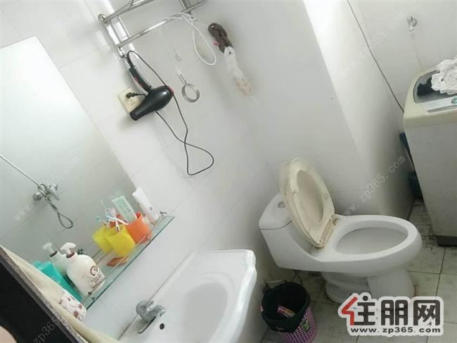 蓝钻华庭1500元3室1厅1卫***修拎包入住