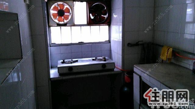 城中三中路单位房2室2厅80平米简单装修