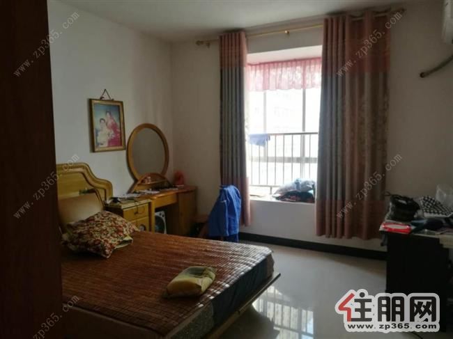 可直接入住,供水小区1600元3室2厅2卫中等装修