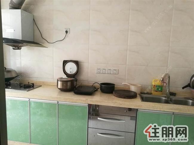 可直接入住,供水小区1600元3室2厅2卫中等装修