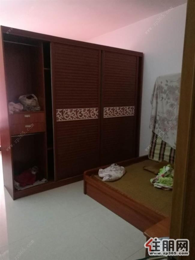 可直接入住,供水小区1600元3室2厅2卫中等装修