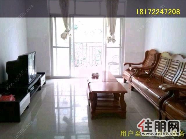 桂景湾北城华府1600元3室2厅1卫精装