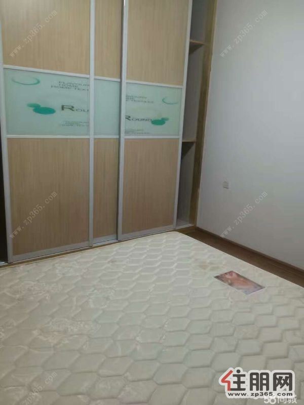 盛世名门1300元2室2厅1卫中装