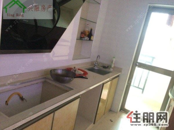 海伦堡1500元2室2厅1卫中装,
