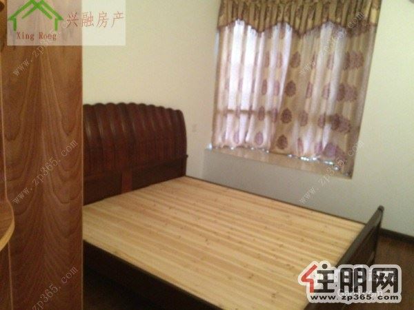 海伦堡1500元2室2厅1卫中装,