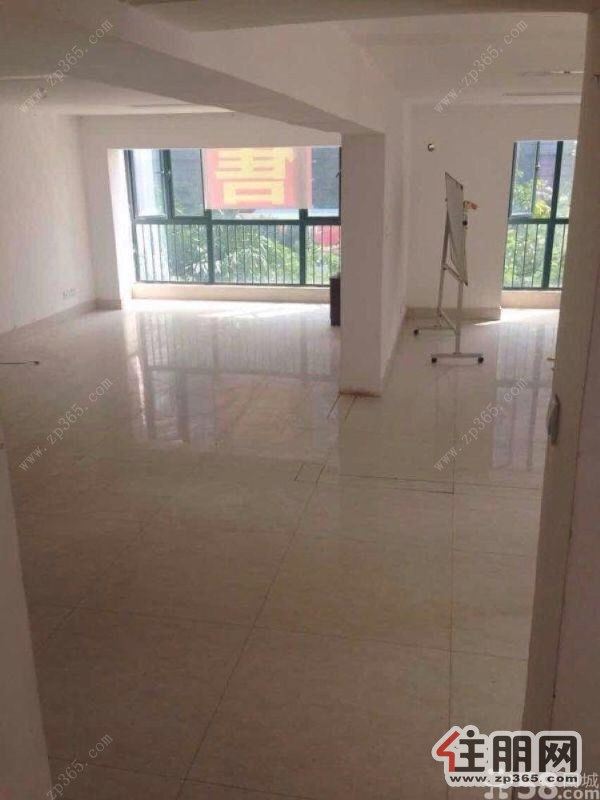 荣和山水美地5室2厅2卫