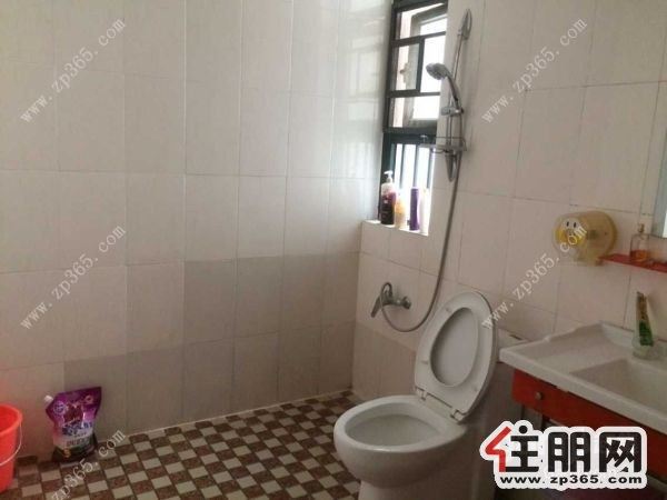 荣和大地4房招租