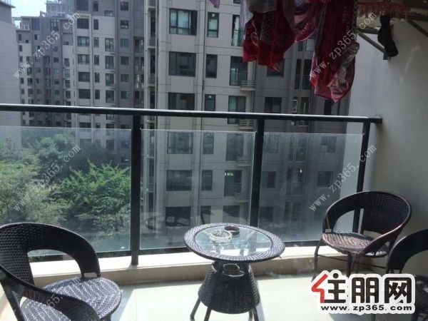 荣和大地4房招租