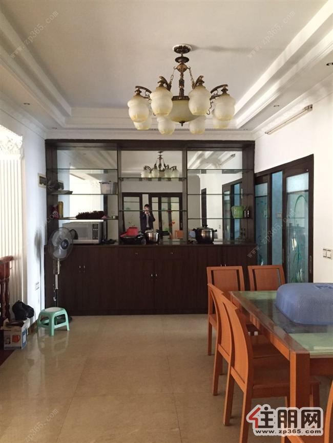 超好的地段,可直接入住,阳光都市2000元4室22厅2卫中装