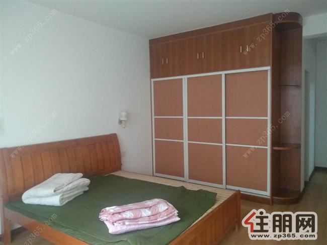 稀缺好房型,国际新城1800元3室1厅1卫普通装修,先到先得