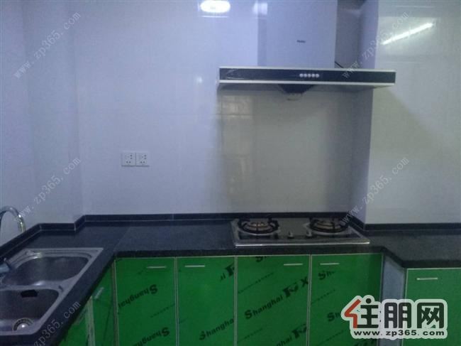 稀缺好房型,国际新城1800元3室1厅1卫普通装修,先到先得