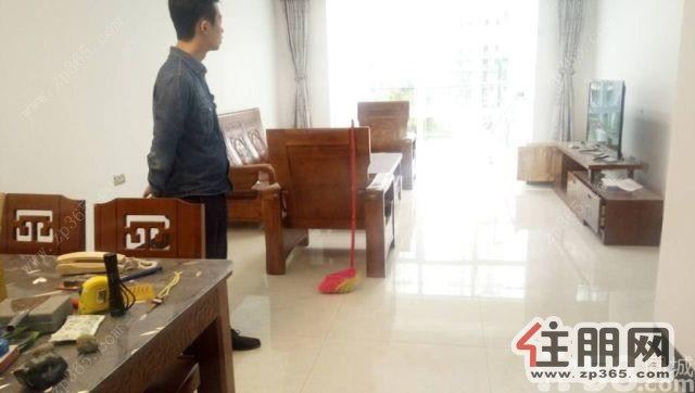 南亚名邸旁海馨嘉园新房首次出租家私齐全拎