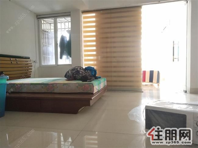 金都汇全新装修一房一厅家电齐全拎包即住租金1500/月