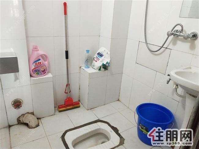 金都汇全新装修一房一厅家电齐全拎包即住租金1500/月