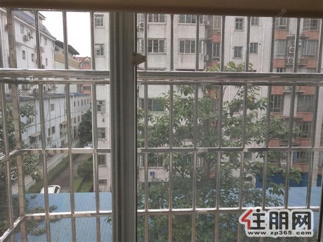 金都汇全新装修一房一厅家电齐全拎包即住租金1500/月