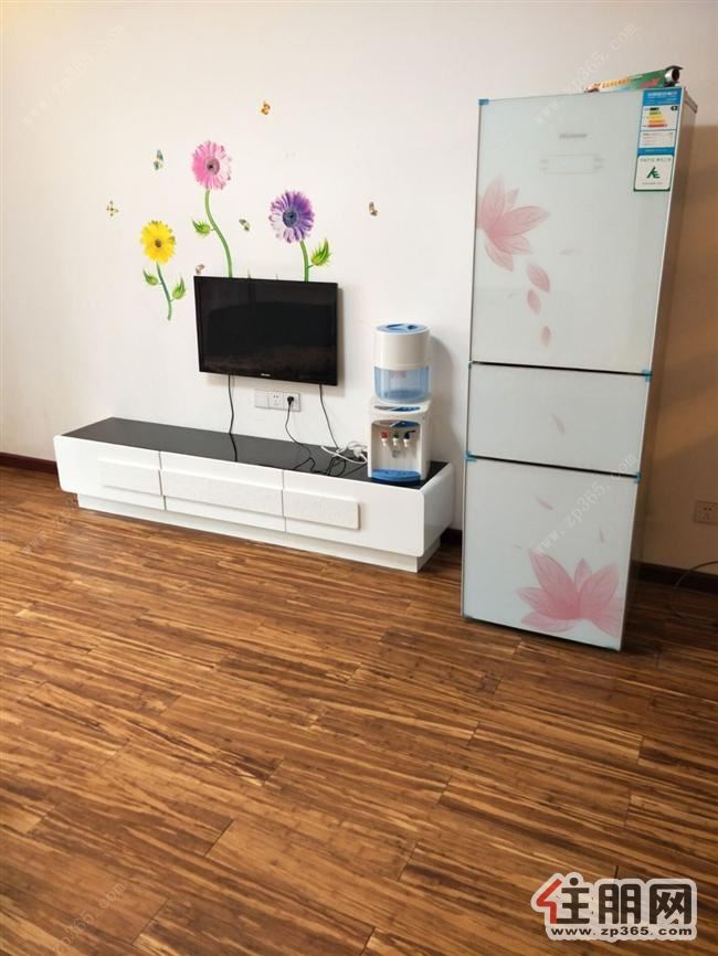 港龙湾1400元3室2厅2卫***修,家具家电齐全黄金楼层!