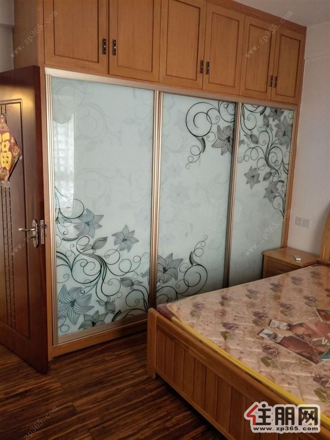 港龙湾1400元3室2厅2卫***修,家具家电齐全黄金楼层!