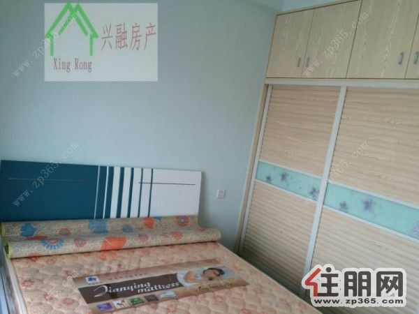 香缇丽景3房精装连到一个空中花园家具