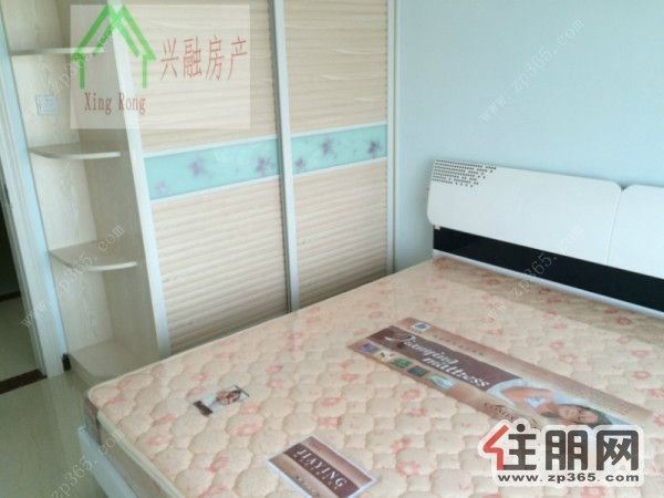 香缇丽景3房精装连到一个空中花园家具