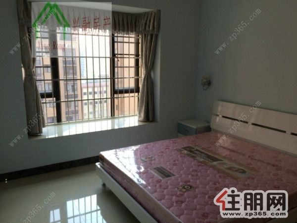 香缇丽景3房精装连到一个空中花园家具
