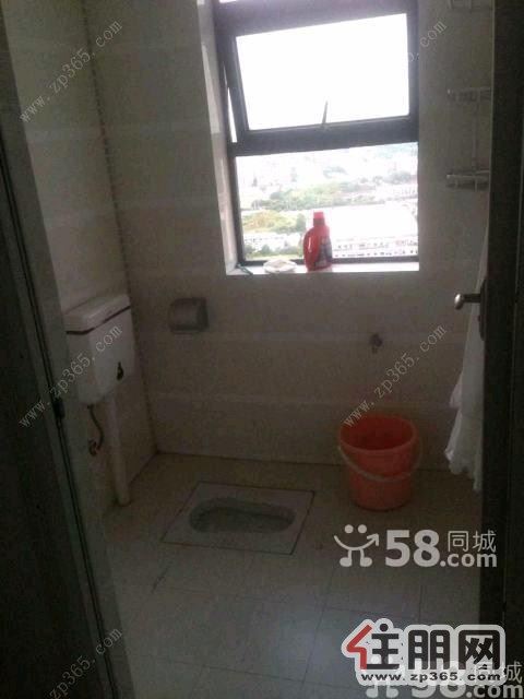 低价出租东郡4200元4室2厅2卫精装修