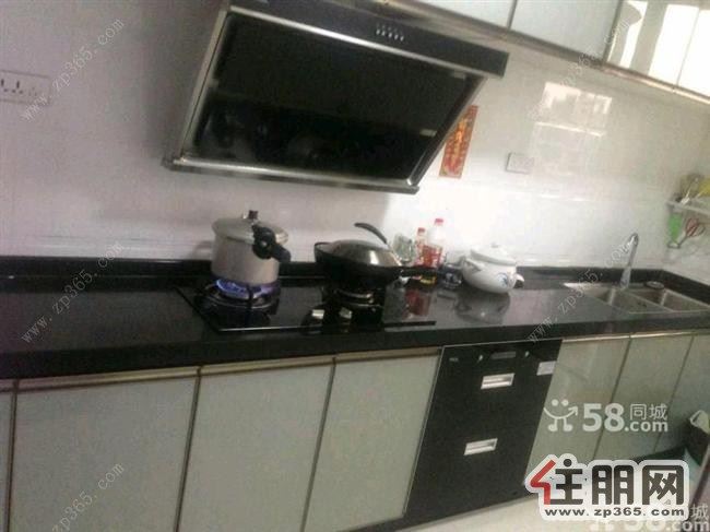 低价出租东郡4200元4室2厅2卫精装修