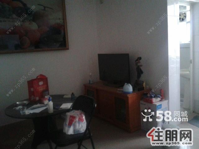 五象广场富丽华庭3室2厅110平米精装修