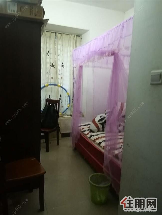 盛世名门1500元3室2厅2卫中装,家电家具齐全随时能看!