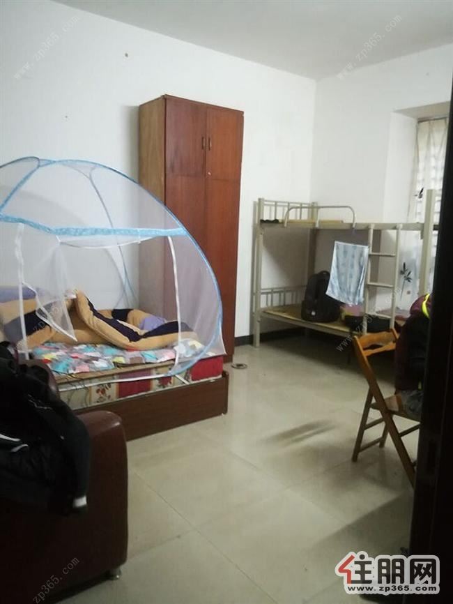 盛世名门1500元3室2厅2卫中装,家电家具齐全随时能看!