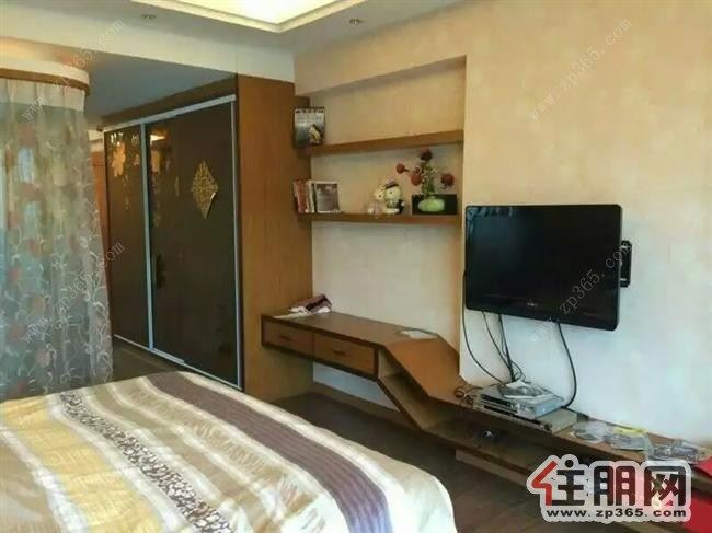 桃源路电梯房南湖御景四房配齐出租,主