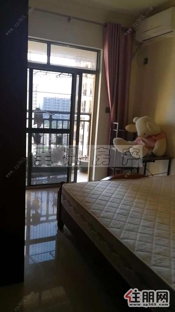 天悦华府3200元4室2厅2卫***修,家电家具齐全,预约看房