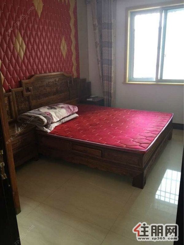 市中心地王大厦旁精装电梯两房业主急租仅租