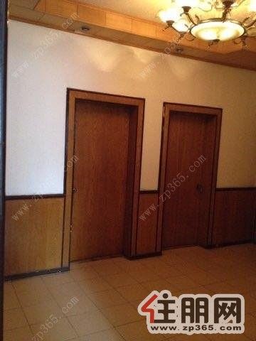 柳锌小区1500元2室2厅1卫精装