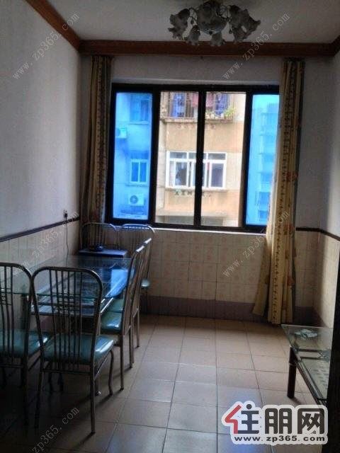 柳锌小区1500元2室2厅1卫精装