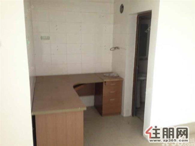 潭西金都汇1室1厅43平米简单装修押二付