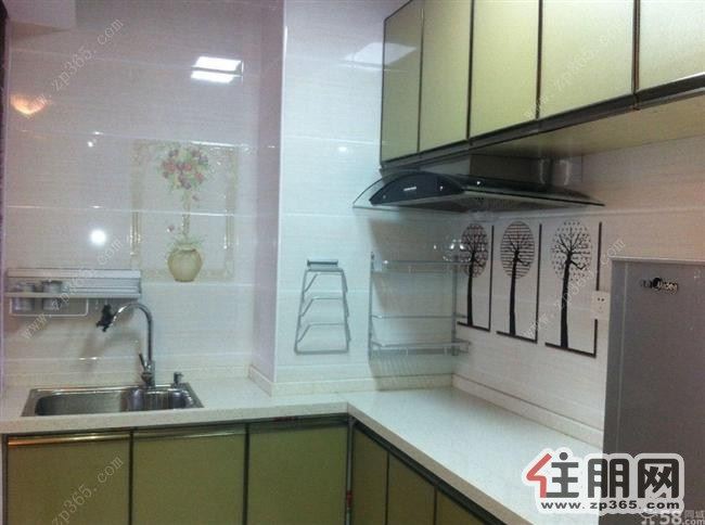 城中沃德梦想1室1厅40平米精装修押一付