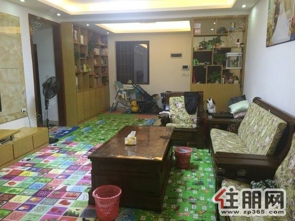 华展华园3房2厅2卫130平米精装房