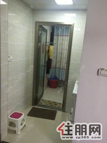 华展华园3房2厅2卫130平米精装房