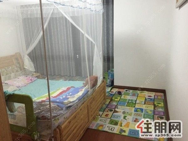 华展华园3房2厅2卫130平米精装房