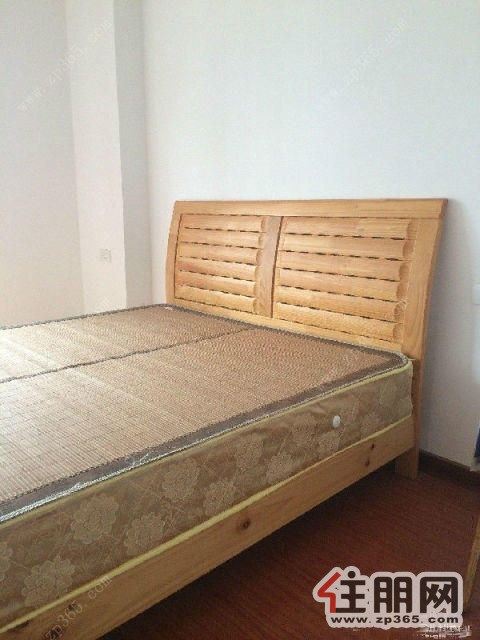 华展华园大城小院3室2厅105平米精装修