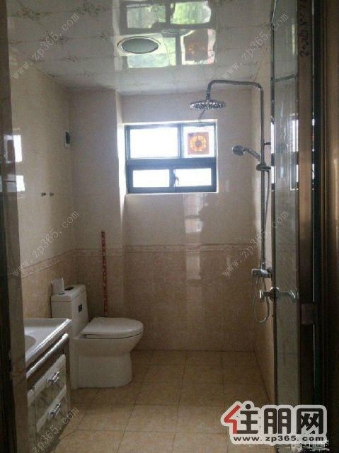 华展华园大城小院3室2厅105平米精装修